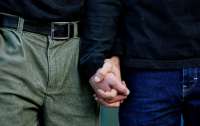 Латвия узаконила однополые отношения