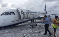 При посадке в аэропорту на Багамах у самолета отказало шасси