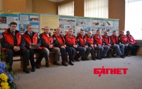 Люди в красном: 11 украинских смельчаков отправились в Антарктиду (ФОТО)