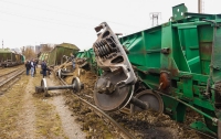 Сошел с рельсов товарный поезд (видео)