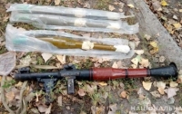 На Луганщине у прохожего в мешке нашли гранаты и гранатомет