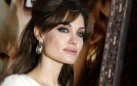 Анджелина Джоли показала свой новый бюст после операции (ФОТО)