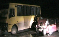 В Крыму машина отдыхающих протаранила экскурсионный автобус
