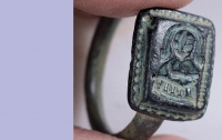 Израильский садовник нашёл древний перстень с изображением святого Николая