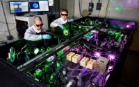 Ученые удваивают мощность самого яркого лазера на сегодняшний день