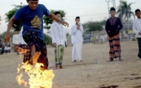 Индонезийцы изобрели огненный футбол (ФОТО)