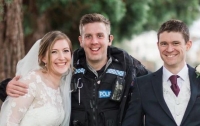 Место и время свадьбы совпало с полицейской операцией