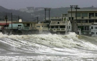 Японию снова накрыл тайфун: в стране десятки раненых
