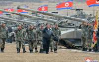 Ким Чен Ын проехался на танке и призвал готовиться к войне