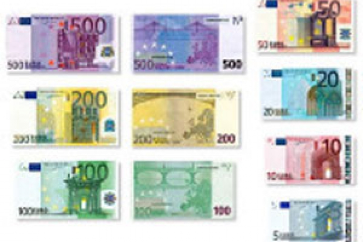 Образцы евро купюр. Валюта евро номиналы купюр. Евро банкноты номинал 200. Купюры евро номиналы. Евро номиналы купюр и монет.