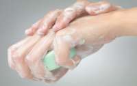 Дерматолог дала советы по использованию антисептиков и мыла во время пандемии