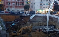 В Риме дорога вместе с авто обвалилась на 10 метров
