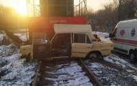 ДТП в Виннице: поезд на скорости протаранил авто с молодым водителем