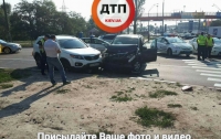 ДТП в Киеве: нетрезвый водитель разбил четыре машины, сбегая от полиции