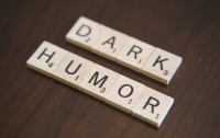 Ученые нашли связь между уровнем интеллекта и черным юмором