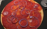 Британка заказала веганскую пиццу и получила кусок теста