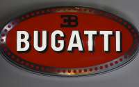 Bugatti отказывается от бензиновых двигателей