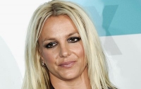 Певица Бритни Спирс повредила голову шестом