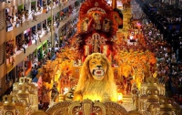 Трагедия в Бразилии: высоковольтный провод упал на карнавальную толпу, убив 13 человек 