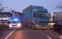 Страшное ДТП случилось с несколькими грузовиками (фото)