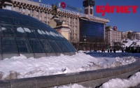 До и после: Майдан Незалежности компактно почистили от снега (ФОТО)