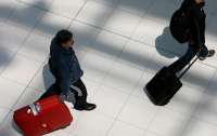 Скільки чоловіки з дозволом на виїзд можуть перебувати за кордоном