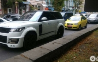 В Киеве заметили уникальный Range Rover