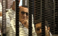 Хосни Мубарак приговорен к трем годам тюрьмы