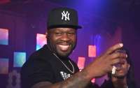 Репер 50 Cent розбив голову шанувальниці мікрофоном (відео)