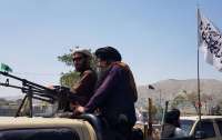 Талибы начали вешать казненных людей на площадях городов Афганистана
