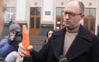 Яценюка всегда будет преследовать морковка, - политолог