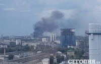 В Киеве на Шулявке загорелся ресторан
