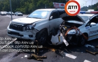 ДТП в Киеве: полицейский Prius протаранил Toyota, есть пострадавшие