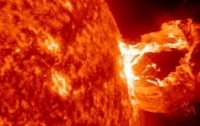 NASA показало кадры самой мощной за десятилетие вспышки на Солнце (видео)