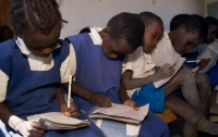 В Кении учитель заставил школьников убить одноклассницу за неумение читать