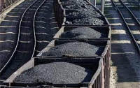 Шахтеры в ярости: боевики эшелонами вывозят высококачественный уголь