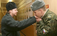 Армия России возрождает институт военного духовенства 