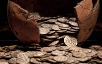 Японские археологи нашли крупный денежный клад