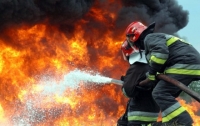 Спасатели ликвидировали пожар в складском помещении в Хмельницком