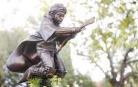 У Лондоні з'явився перший в світі пам'ятник Гаррі Поттеру (ФОТО)