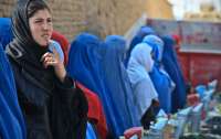 Афганским женщинам усилили ограничения на образование: запретили поступать в университеты