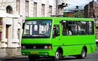 В Харькове пытались угнать маршрутку с пассажирами
