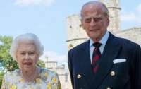 Супругу Елизаветы II принцу Филиппу исполнилось 99: интересные факты из жизни супругов
