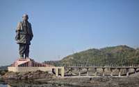 Мошенники пытались продать самую высокую статую в мире