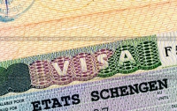 Украинцам не хотят выдавать шенгенские визы