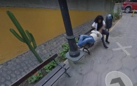 Мужчина увидел жену в обнимку с другим на Google Maps и развелся