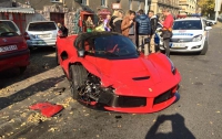 Венгр разбил LaFerrari стоимостью £1 млн спустя пару минут после покупки (ФОТО)