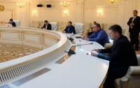 В Минске подписан протокол о прекращении огня в 18:00 