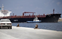 Ливийские повстанцы захватили танкер с 40 тысячами тонн бензина