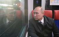Кремлевского диктатора сфотографировали в бронепоезде, возможно он боится ПВО